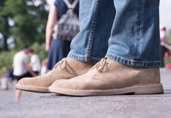 clarks desert boots with jeans