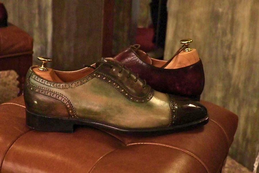 Patinated shoes grey