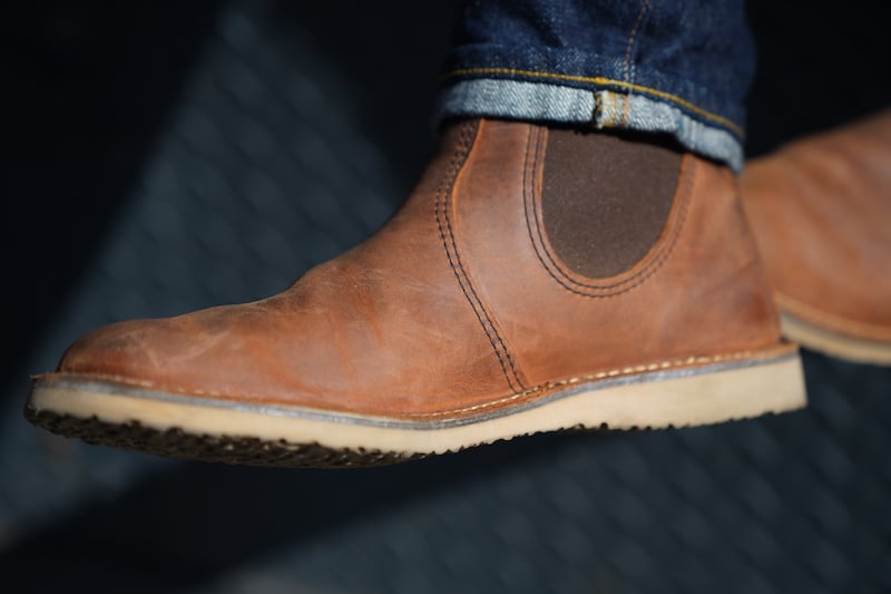 Men's red wing heritage weekender chelsea sale