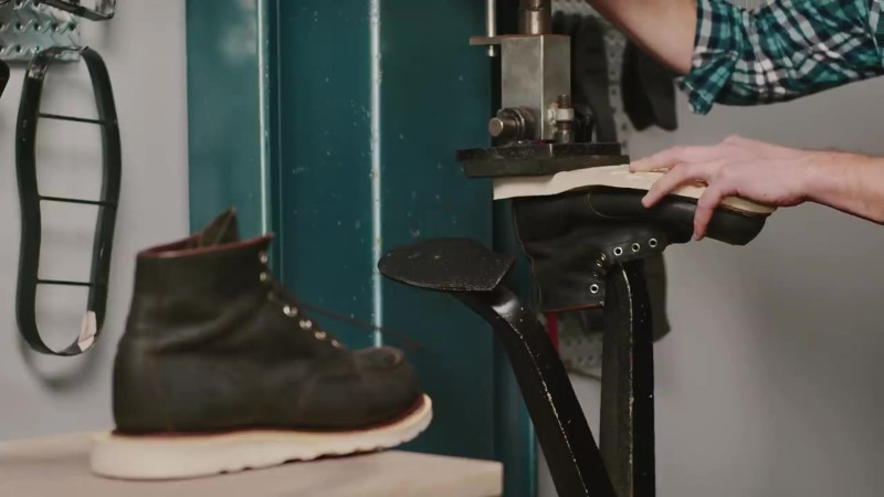 Red Wing Resole Sole Press