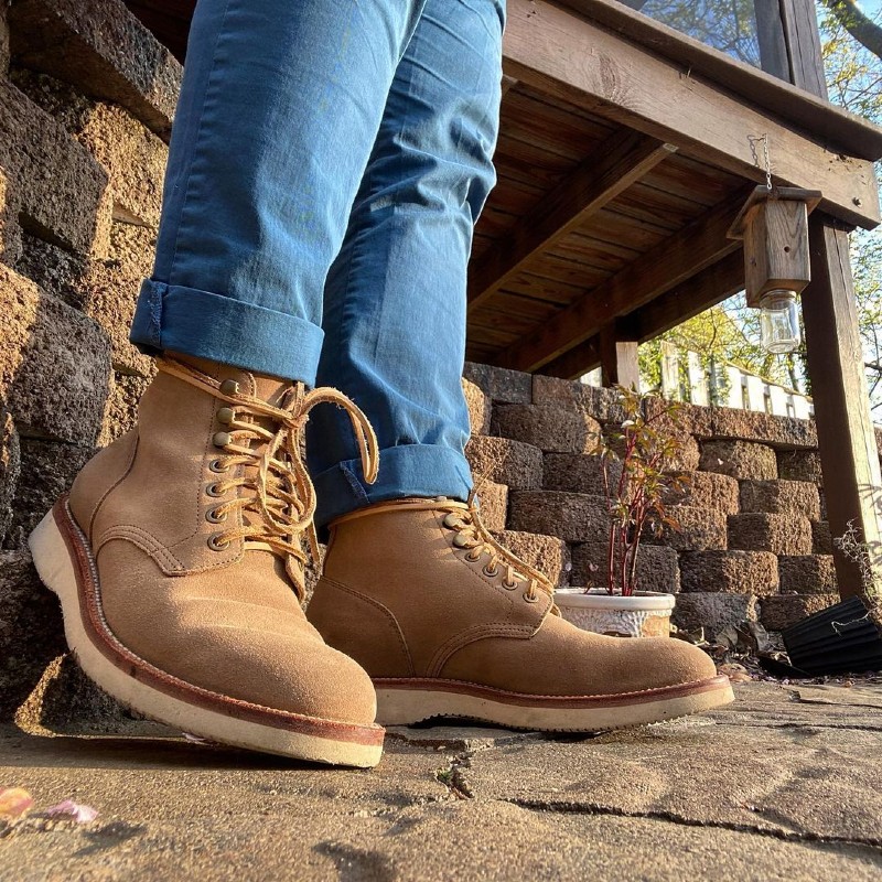 Dale in Grant Stone's Suede Diesel Boots