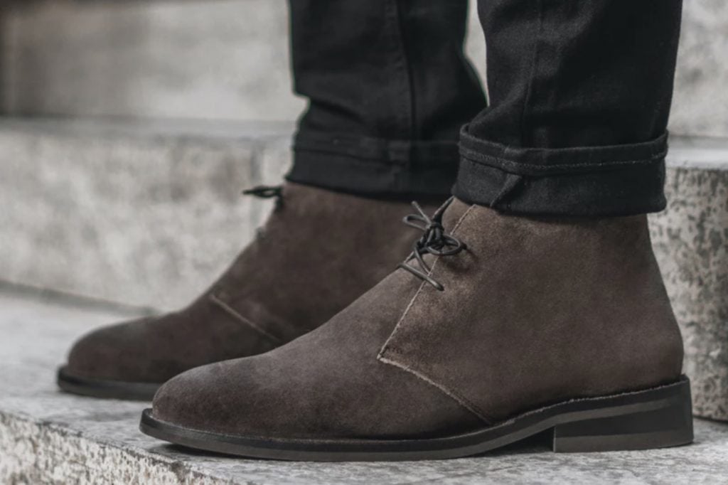 Men wearing chukka outlet boots