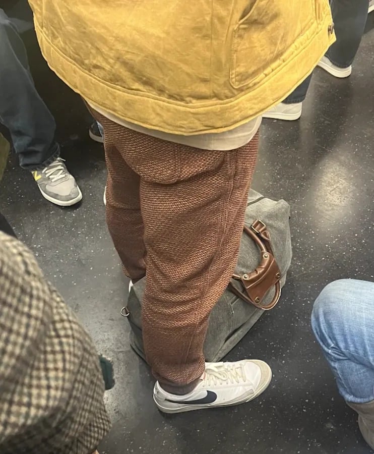 Apres pants spotted on subway