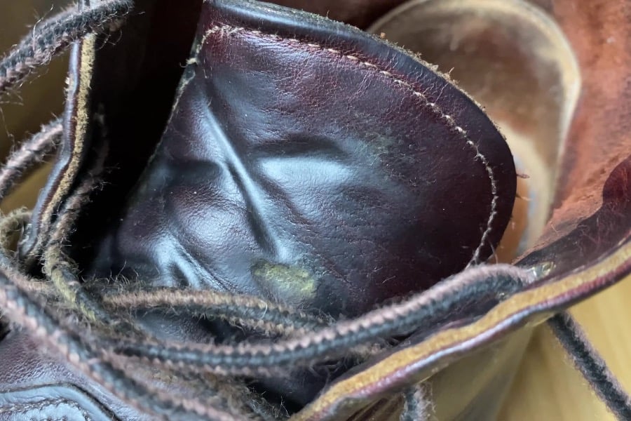 Red wings 3141 chukka boots close up