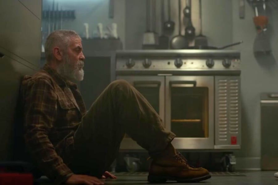 Red wing george clooney midnight sky