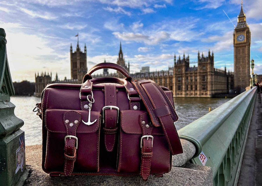 Saddleback flight bag