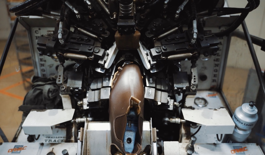 Machine lasting rm williams boot