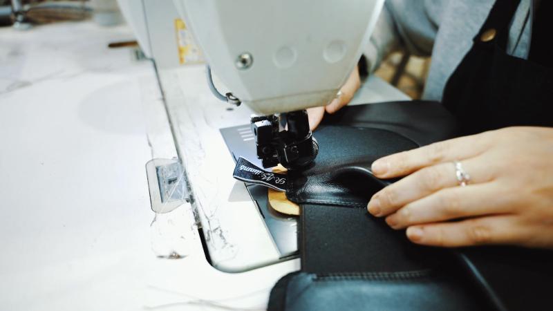 Rm william factory stitching uppers