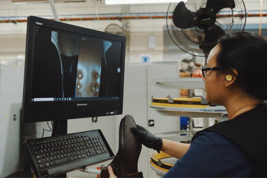 Rm williams factory finishing interior camera