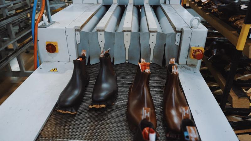 Rm williams factory heat setter